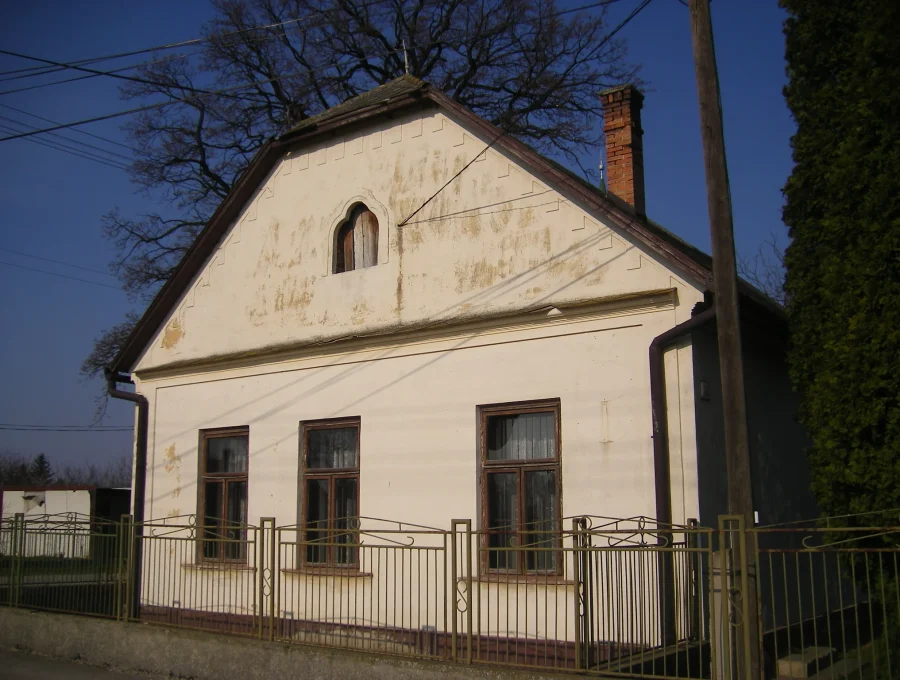 hagyományos gelléri épület